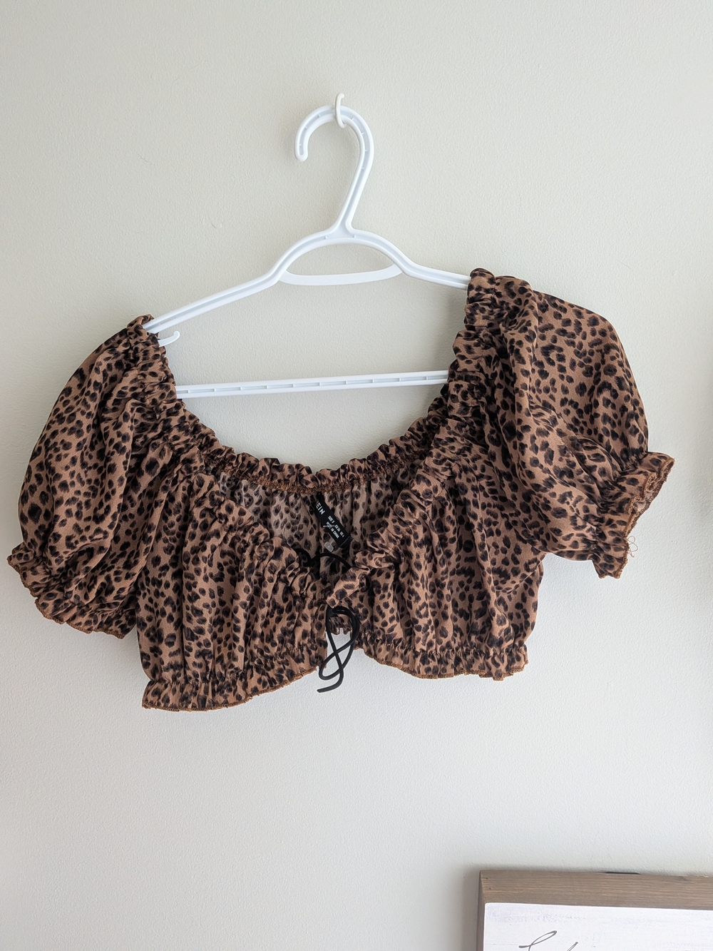 SHEIN Brown Leopard Puff Sleeve Crop Top